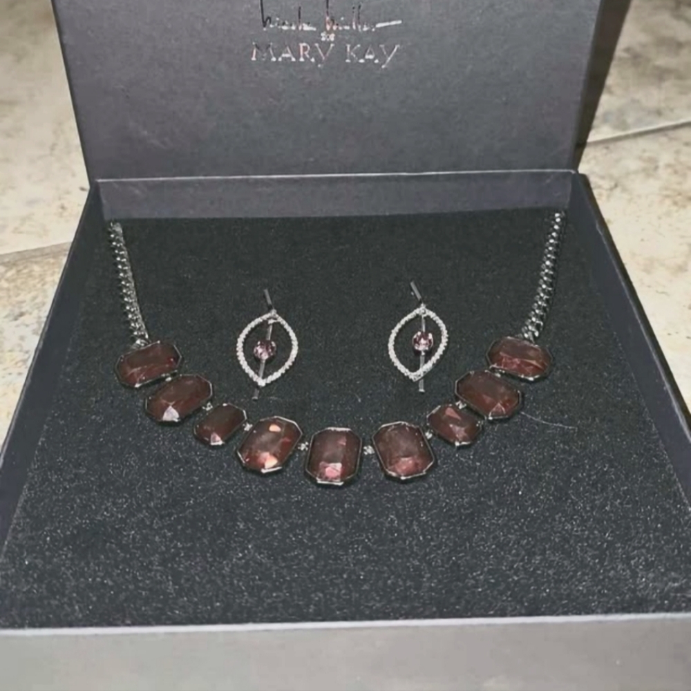 Necklace and earrings set red wine/purple
